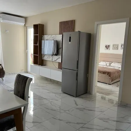Elis Apartament *